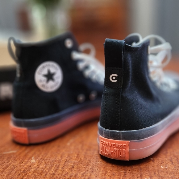 Converse unisex Chuck Taylor's high tops - Picture 10 of 15
